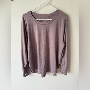 Women’s Athleta long sleeve top. Size 2X worn a few times looks brand new!!